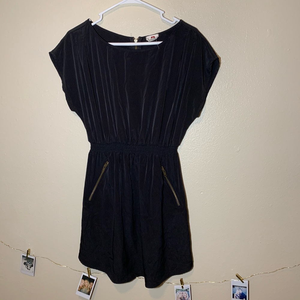 Black Dress w Zipper Detail